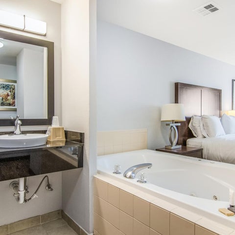 Image #1 of 5-Bathtub