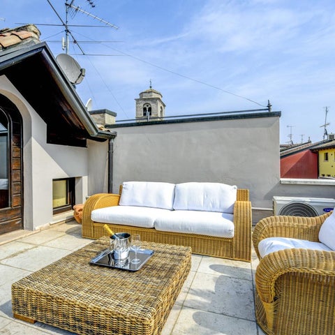 Image #1 of 5-Patio
