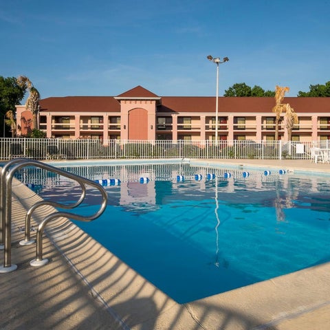 Image #1 of 5-Swimming Pool