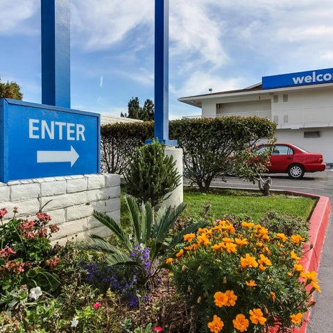 Image #1 of 5-Facade/Entrance