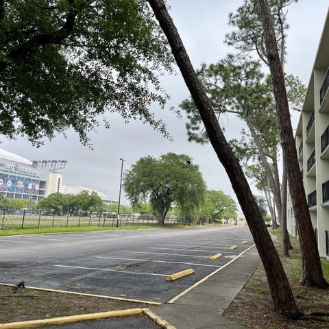 Image #1 of 5-Property Building