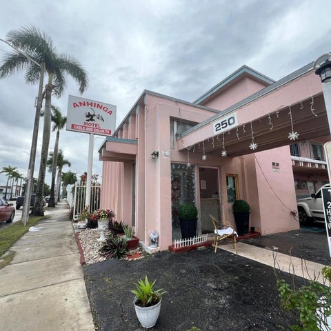 Image #1 of 5-Facade/Entrance