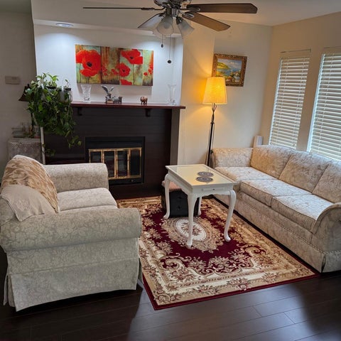 Image #1 of 5-Lounge