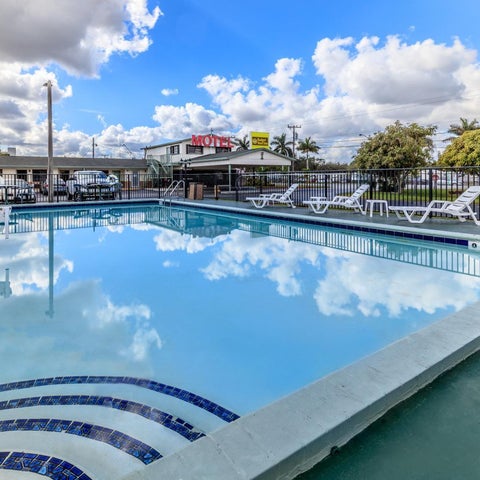 Image #1 of 5-Swimming Pool